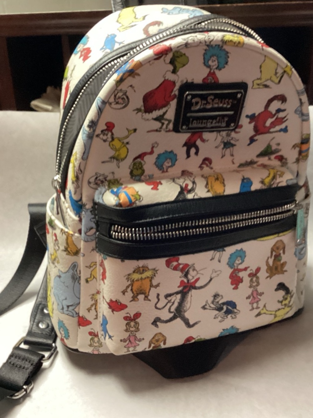 DR SUESS.  LOUNGEFLY. BACKPACK. Amazing characters  MUST SEE ❤️💚💙